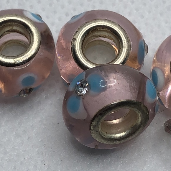 Assorted charms - Picture 2 of 9